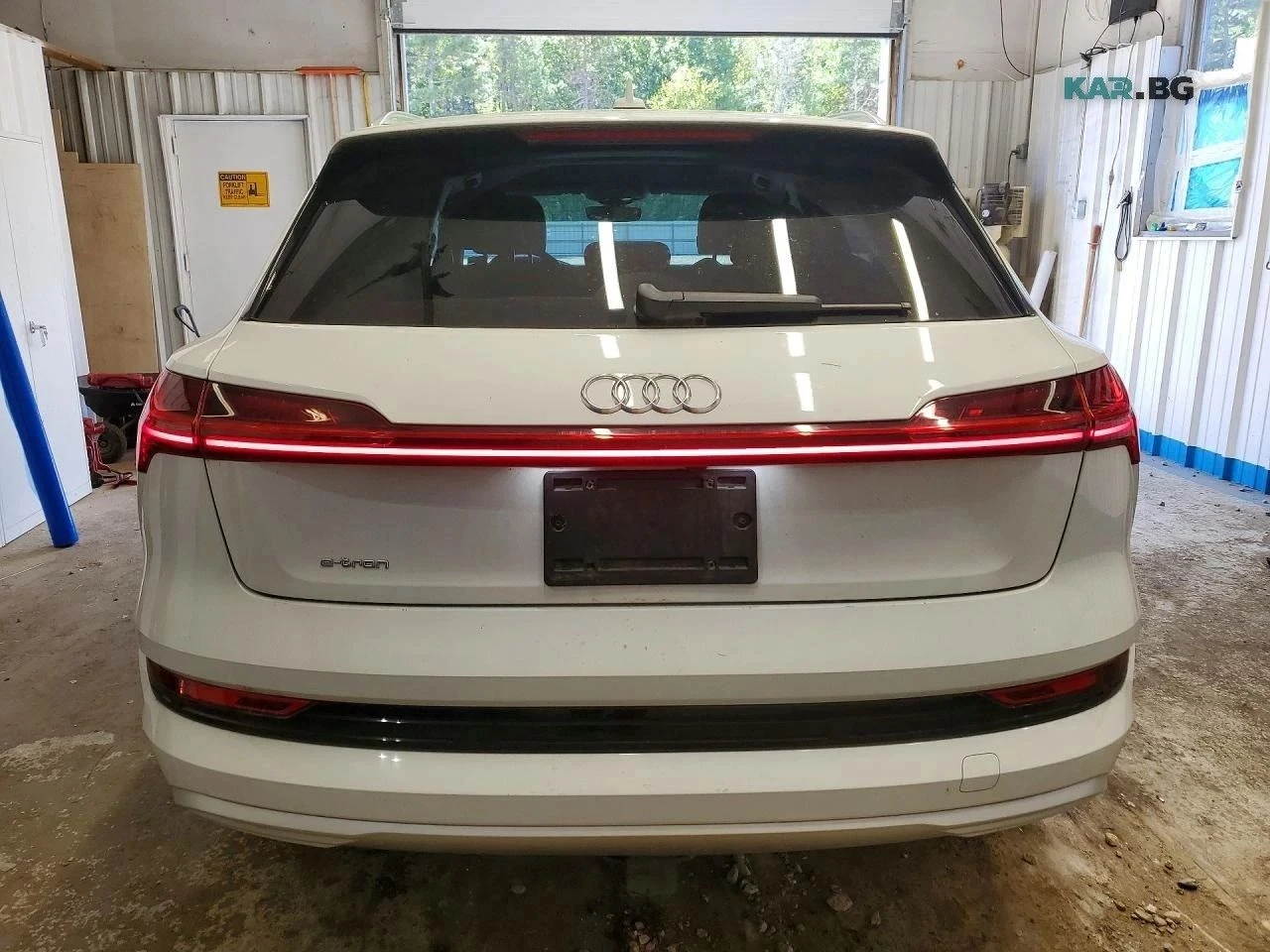 Audi E-Tron, снимка 5 - Автомобили и джипове - 56683316