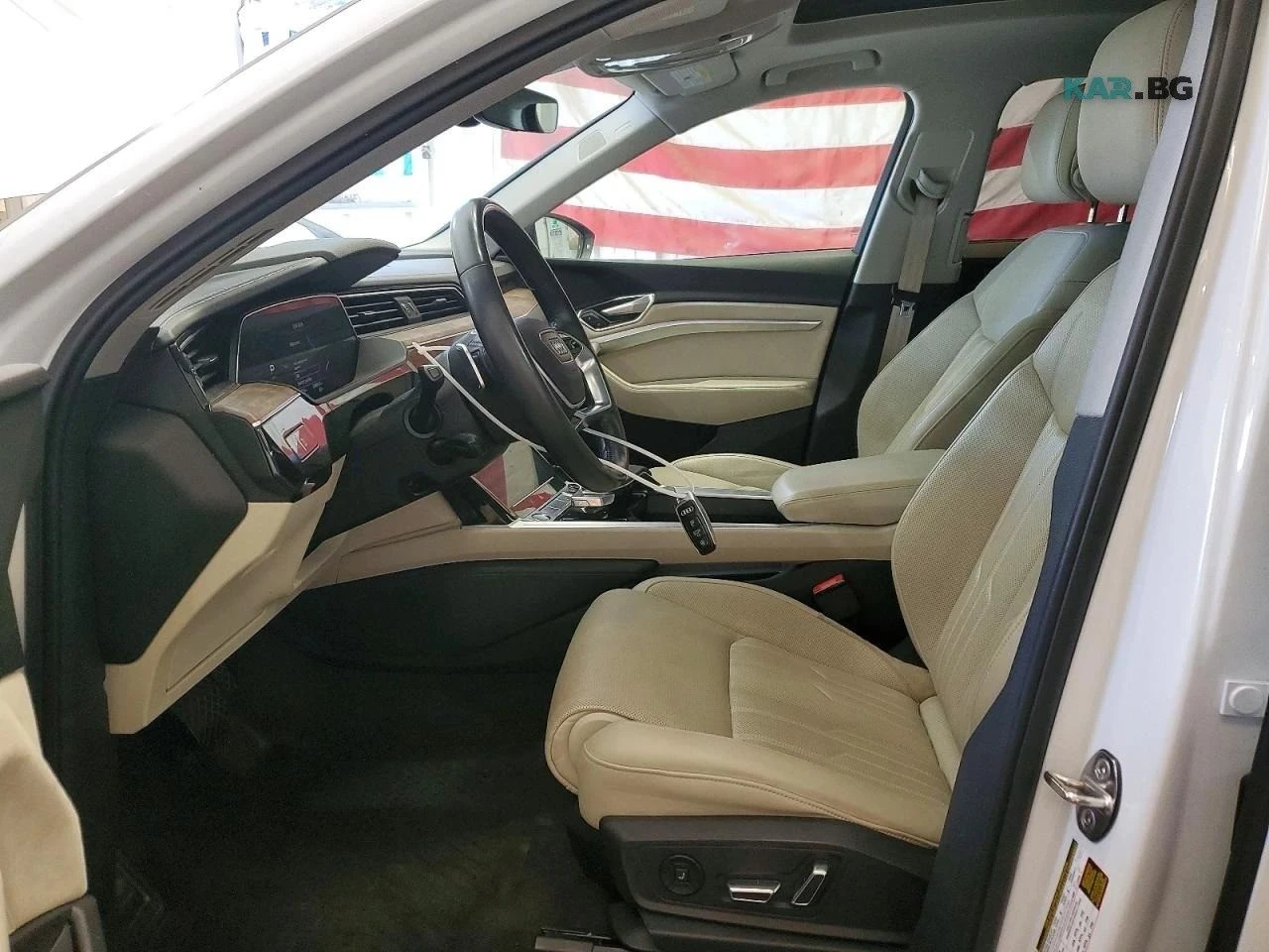 Audi E-Tron, снимка 8 - Автомобили и джипове - 56683316