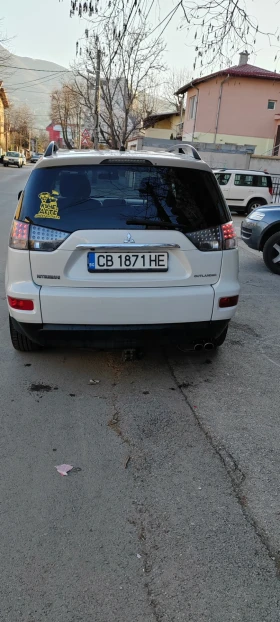 Mitsubishi Outlander 2.2 DiD автоматик, снимка 3
