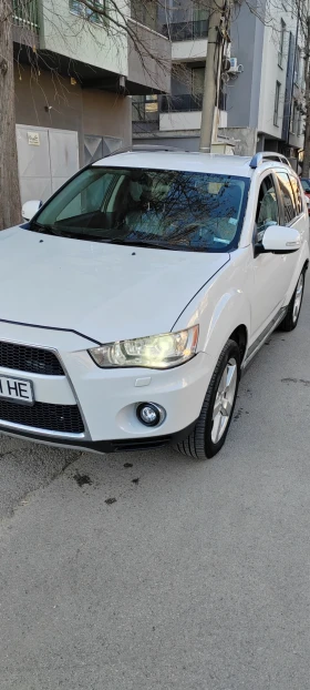 Mitsubishi Outlander 2.2 DiD автоматик, снимка 1