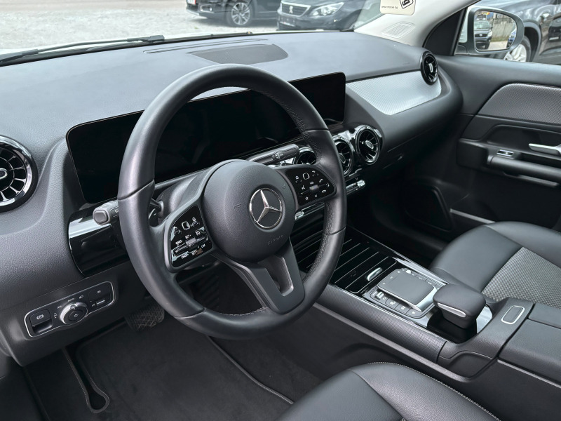 Mercedes-Benz GLA 200 NEW!, снимка 11 - Автомобили и джипове - 46355592