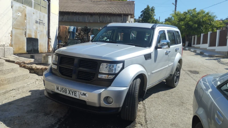 Dodge Nitro 2.8 CRDI 4x4, снимка 1 - Автомобили и джипове - 48500275