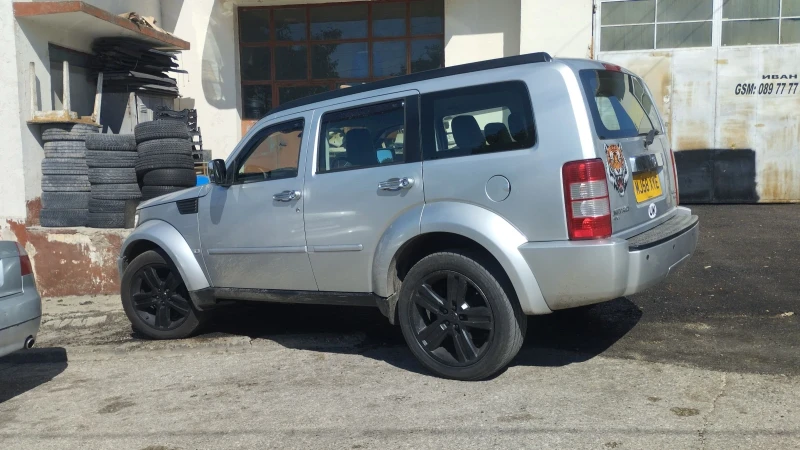 Dodge Nitro 2.8 CRDI 4x4, снимка 4 - Автомобили и джипове - 48500275