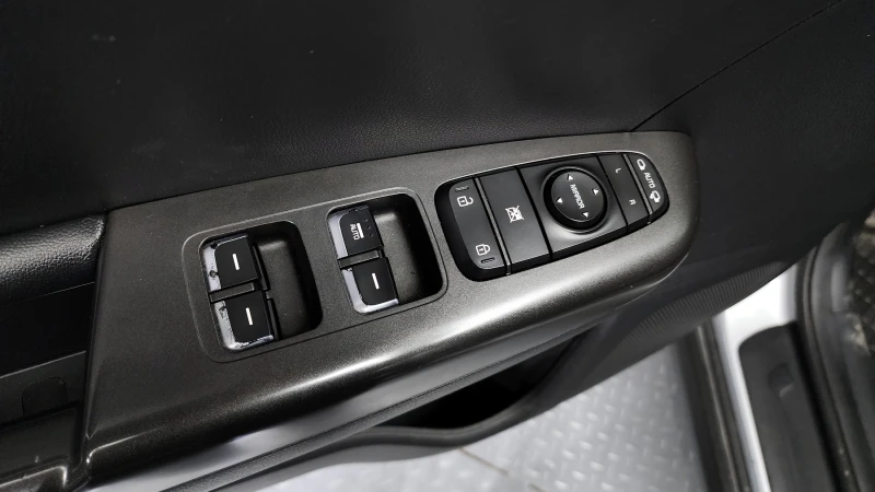 Kia Sportage 2.0 2WD NOBLESSE autogeorge.com, снимка 15 - Автомобили и джипове - 51903073