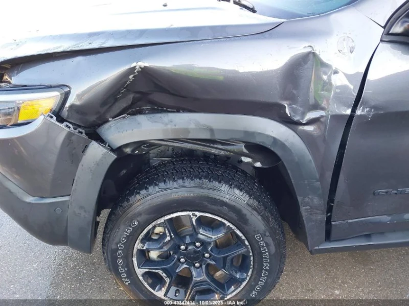 Jeep Cherokee 2.0L I-4 DI, DOHC, TURBO, 270HP 4X4 Drive, снимка 13 - Автомобили и джипове - 52851266