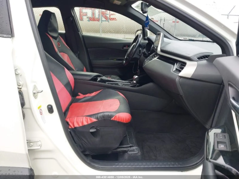 Toyota C-HR XLE, снимка 5 - Автомобили и джипове - 53183230