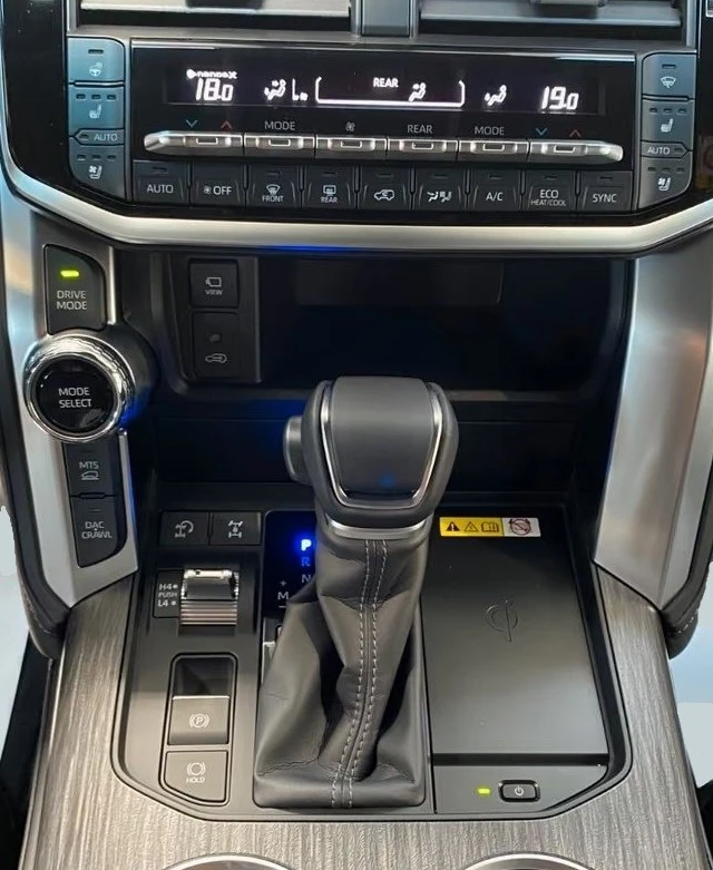 Toyota Land cruiser LC300 / GR SPORT / HUD / JBL / 360 | Mobile.bg � ����������� 13