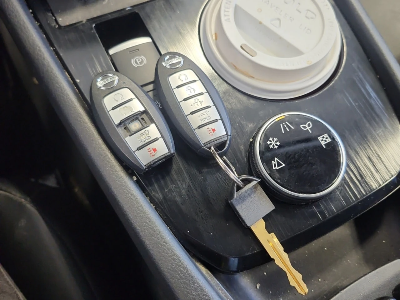 Nissan Rogue * АВТО КРЕДИТ* ЦЕНА ДО БГ * СЕРВИЗНА ИСТОРИЯ *  - изображение 9