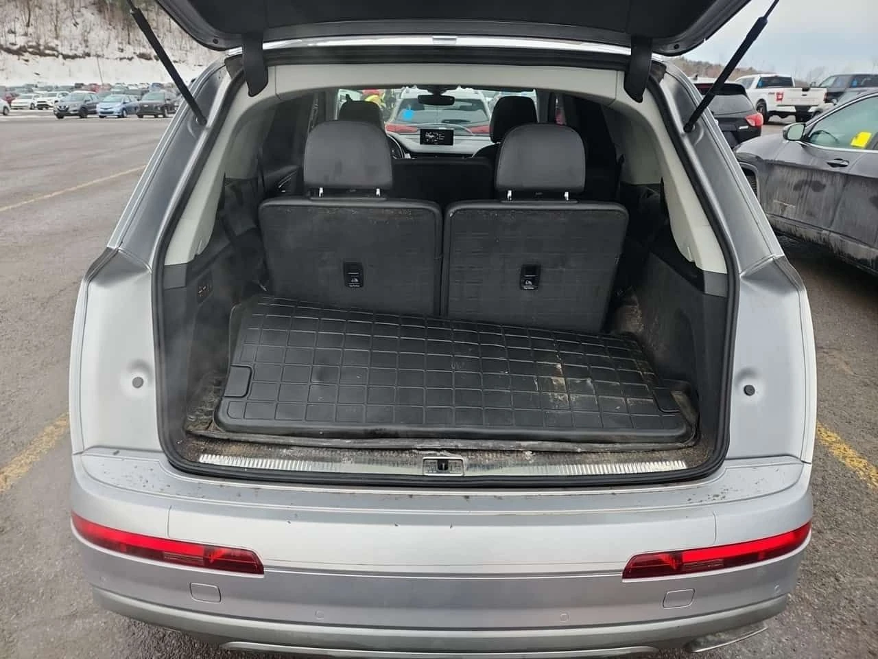 Audi Q7 3.0T PROGRESSIV /Матрикс/Подгрев/Обдух/Панорама/, снимка 14 - Автомобили и джипове - 53774581