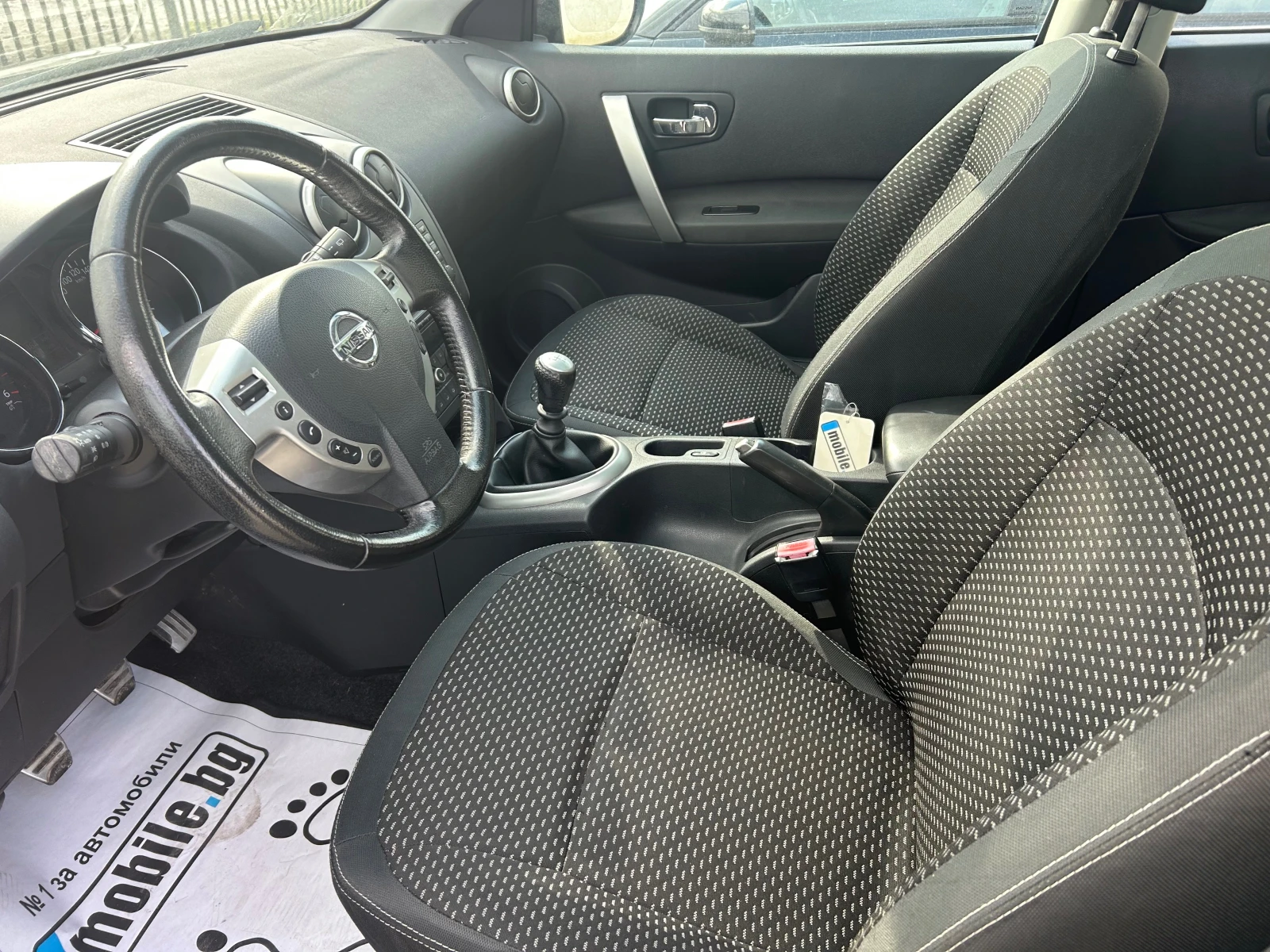 Nissan Qashqai 1.5DCI .нави , камера , панорама, снимка 7 - Автомобили и джипове - 53985450