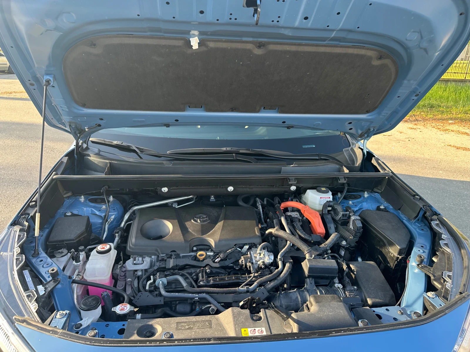 Toyota Rav4 Sport Edition Hybrid, снимка 13 - Автомобили и джипове - 54314820