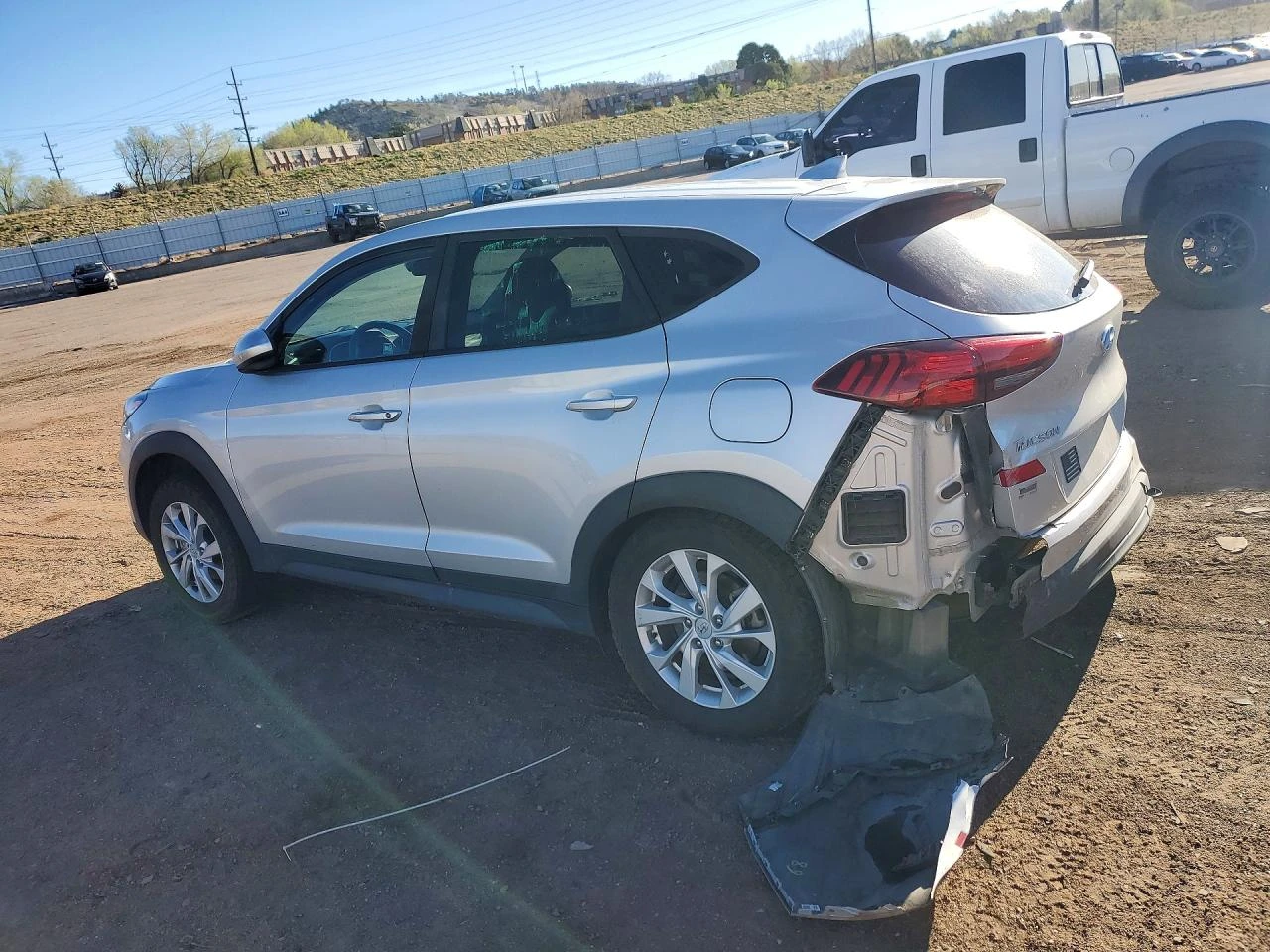 Hyundai Tucson 2.0l Se, снимка 2 - Автомобили и джипове - 54429653