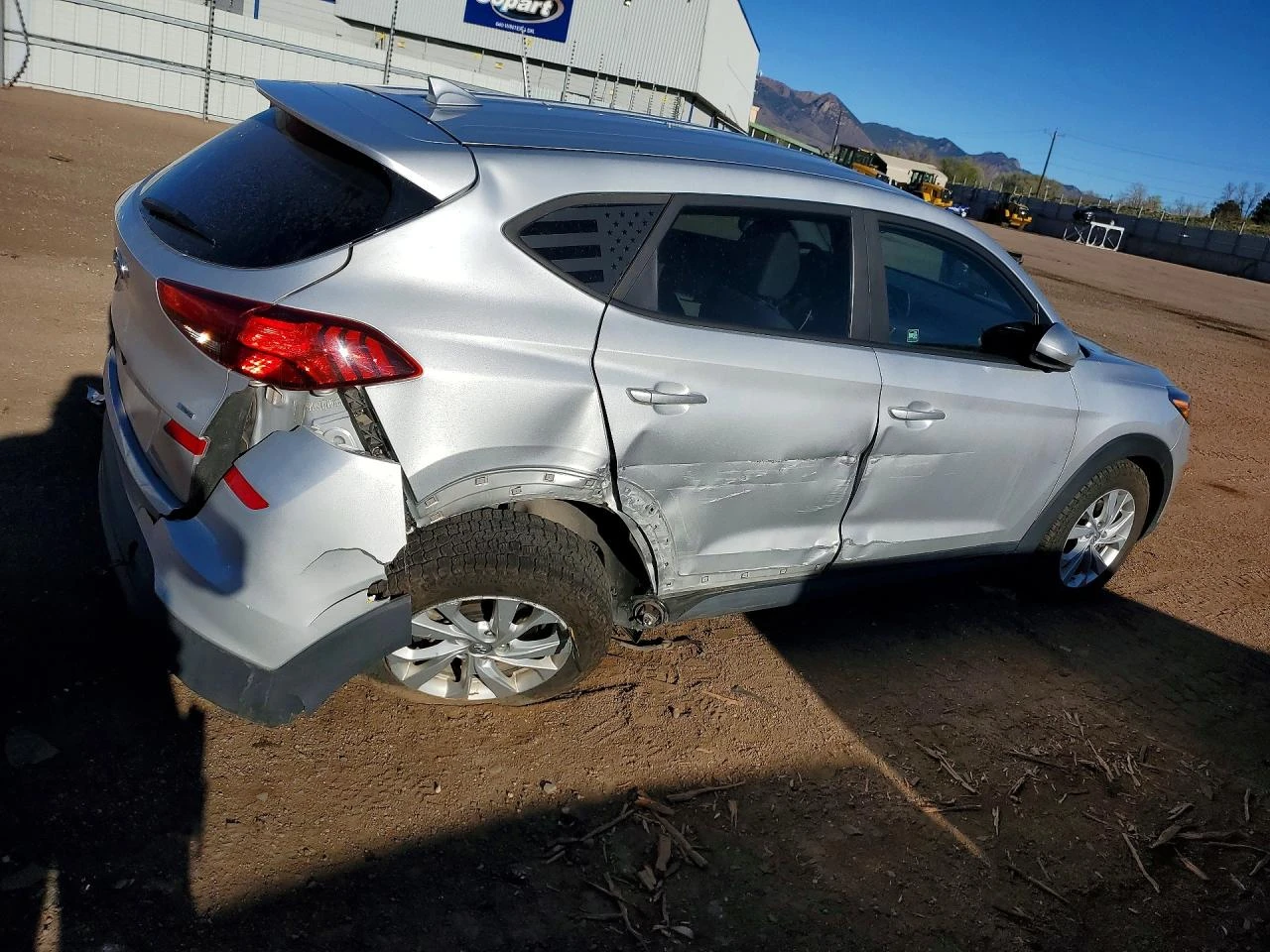 Hyundai Tucson 2.0l Se, снимка 3 - Автомобили и джипове - 54429653