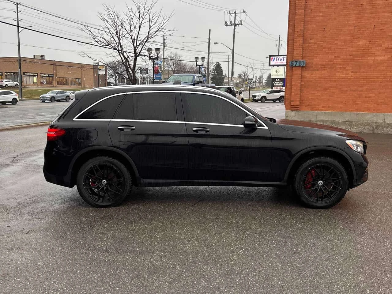 Mercedes-Benz GLC 300 /360/ STAR LIGHT / АВТОКРЕДИТ, снимка 3 - Автомобили и джипове - 54726672