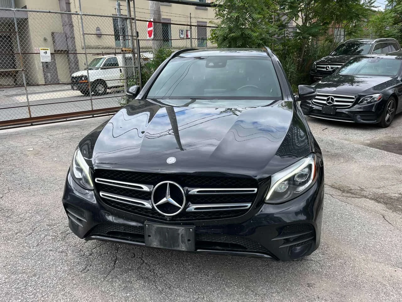 Mercedes-Benz GLC 300 4MATIC * ГЛАВНО ПРЕДСТАВИТЕЛСТВО НА MERCEDES* , снимка 2 - Автомобили и джипове - 55423545