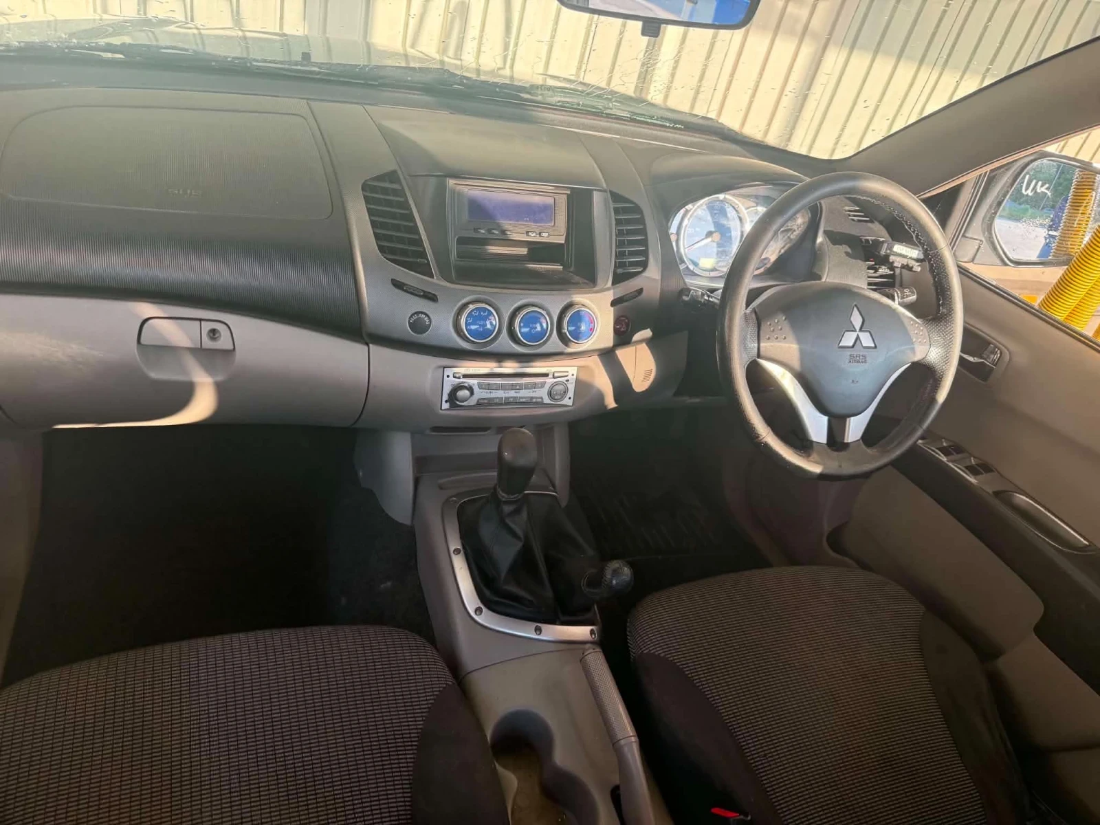 Mitsubishi L200, снимка 10 - Автомобили и джипове - 55607056