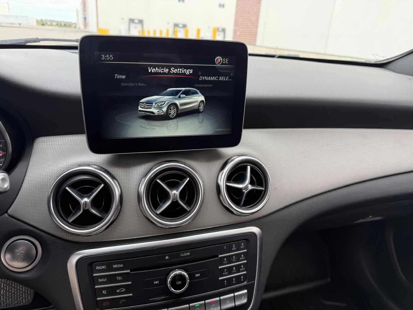 Mercedes-Benz GLA 250 * АВТОКРЕДИТ * ГЛАВНО ПРЕДСТАВИТЕЛСТВО, снимка 11 - Автомобили и джипове - 55960542