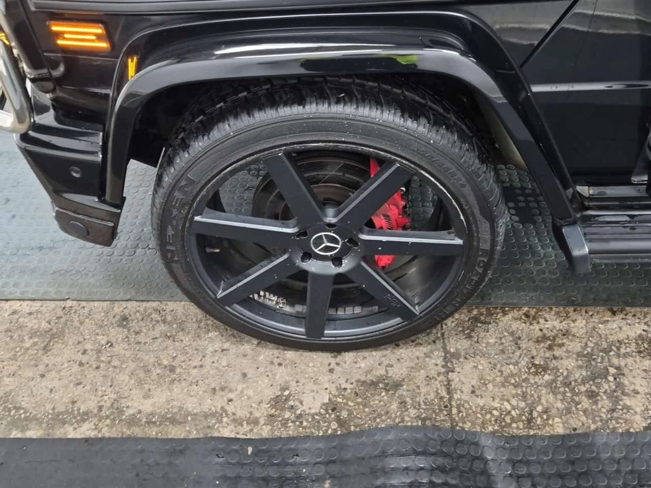 Mercedes-Benz G 63 AMG | CARFAX | АВТОФИНАНСИРАНЕ, снимка 6 - Автомобили и джипове - 56171727