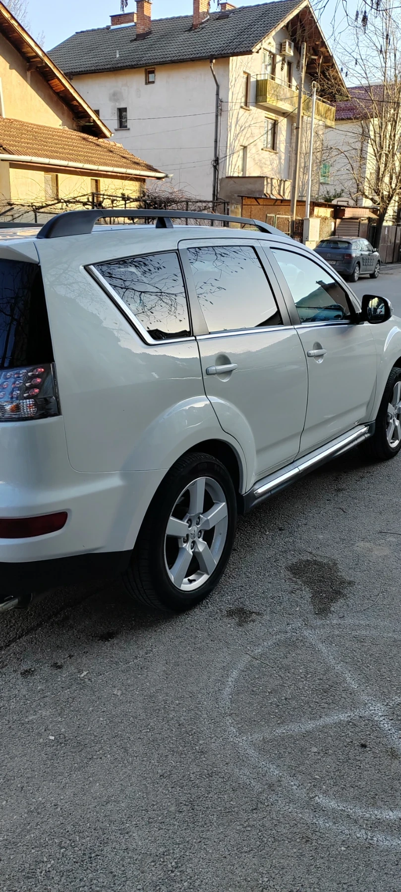 Mitsubishi Outlander 2.2 DiD автоматик, снимка 4 - Автомобили и джипове - 56181736