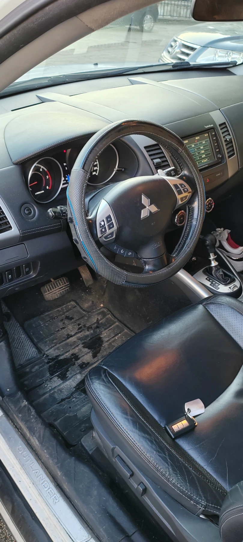 Mitsubishi Outlander 2.2 DiD автоматик, снимка 10 - Автомобили и джипове - 56181736