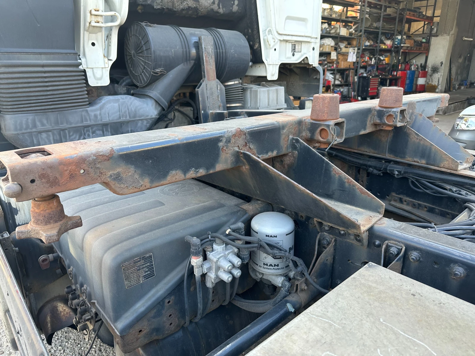 Man 18 18.360L | Mobile.bg   11