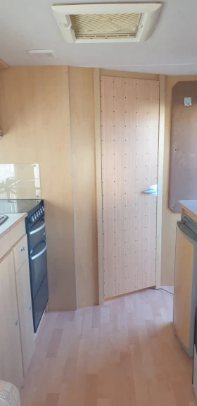 Каравана Dethleffs Rallynomad 470 DD, снимка 17