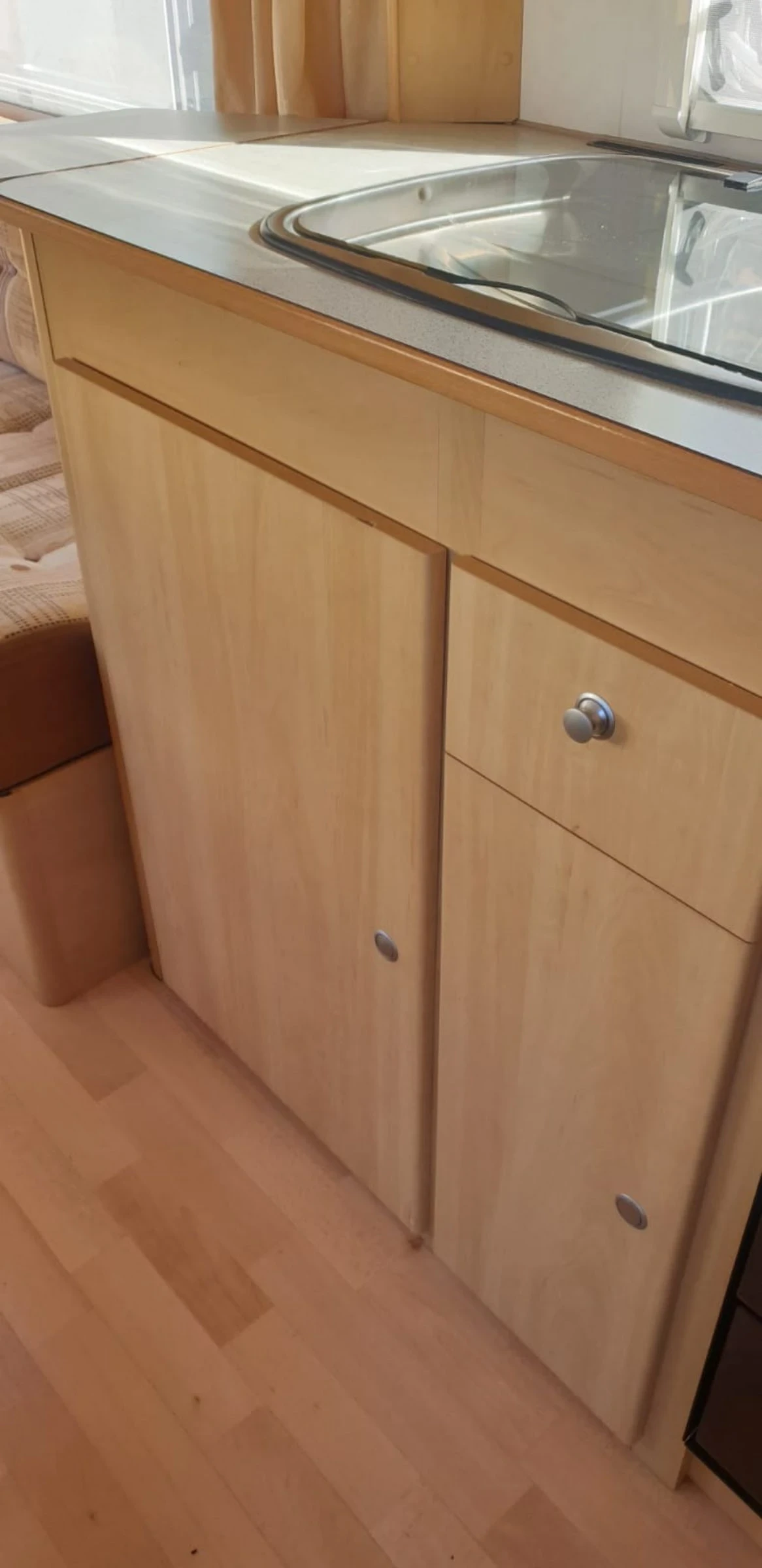 Каравана Dethleffs Rallynomad 470 DD, снимка 14 - Каравани и кемпери - 54062661