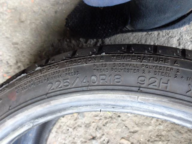 Гуми Летни 225/40R18, снимка 9 - Гуми и джанти - 15288436