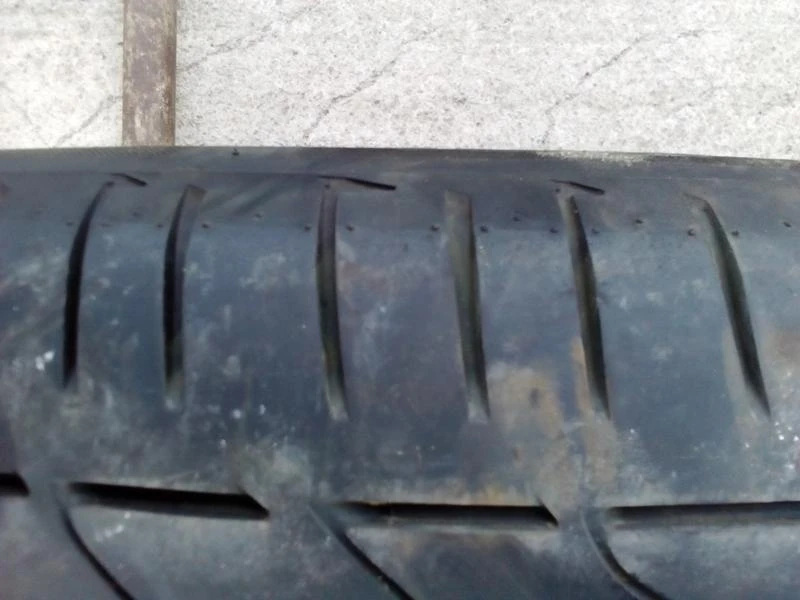 Гуми Летни 275/40R19, снимка 3 - Гуми и джанти - 18857936