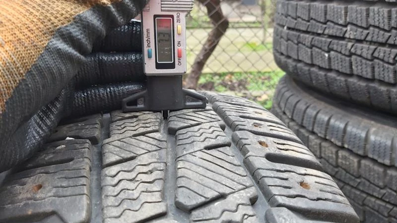 Гуми Зимни 225/75R16, снимка 3 - Гуми и джанти - 28049051