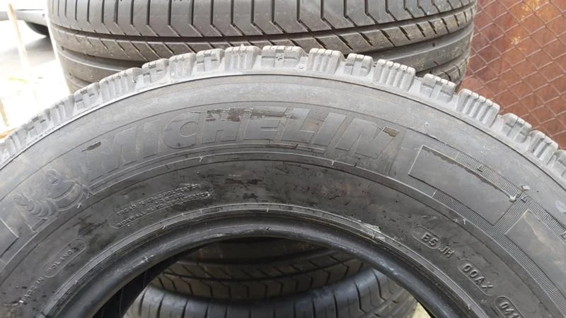 Гуми Зимни 225/75R16, снимка 4 - Гуми и джанти - 28049051