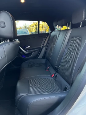 Mercedes-Benz CLA 200 2024 ГАРАНЦИОНЕН MULTIBEAM* AMBIENT* DISTR* LANE* , снимка 13