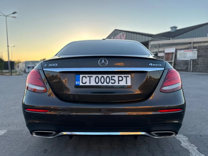 Mercedes-Benz E 300 4-matic  AMG , снимка 8 - Автомобили и джипове - 46756440