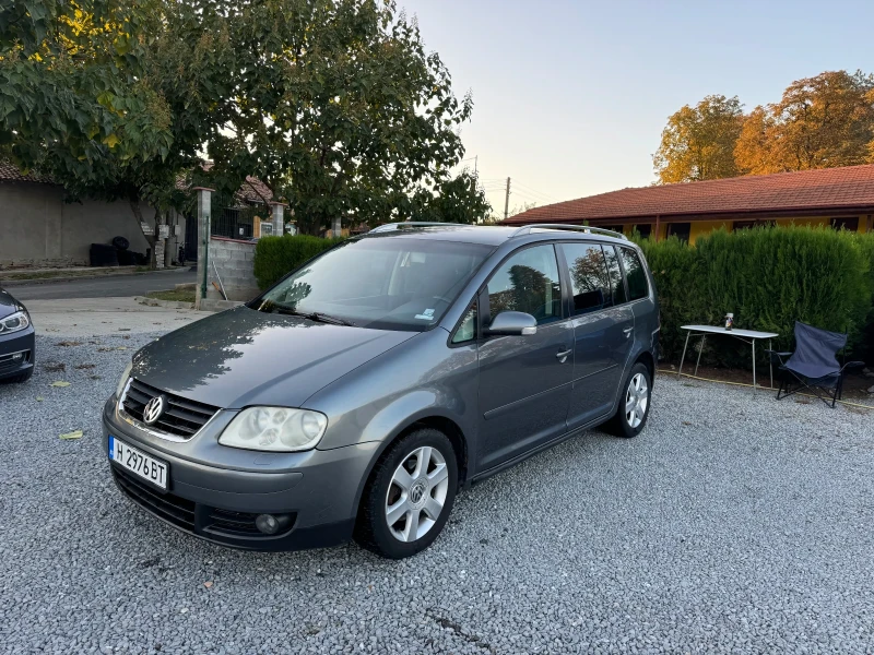 VW Touran 1.9тди 105к.с DsG 7 местен , снимка 1 - Автомобили и джипове - 47582154