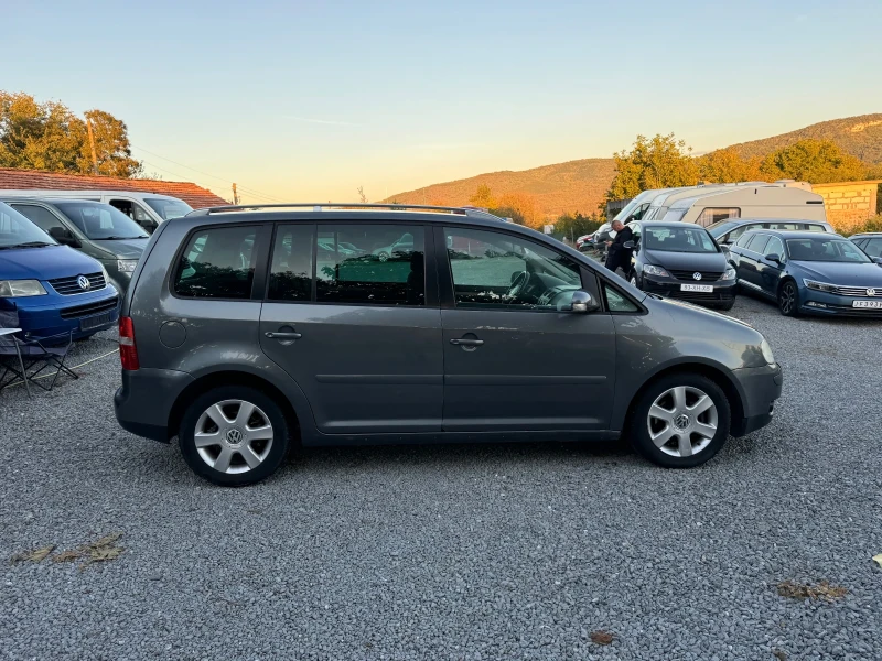 VW Touran 1.9тди 105к.с DsG 7 местен , снимка 2 - Автомобили и джипове - 47582154