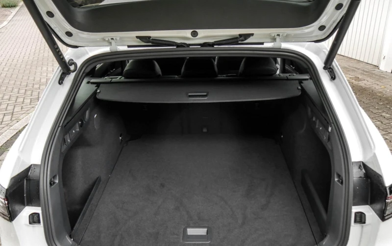 VW Passat 2.0TSI 4MOTION R-LINE HEADUP BLACKSTYLE MATRIX CAM, снимка 14 - Автомобили и джипове - 51508840