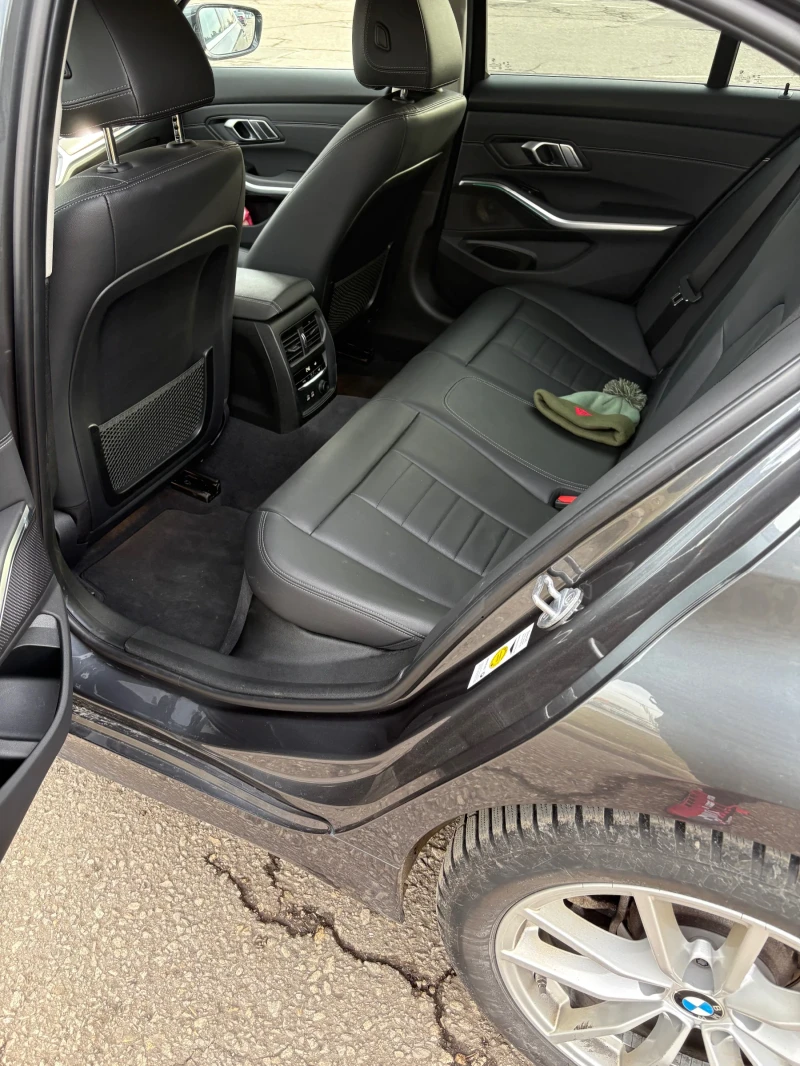 BMW 320 320D x-drive, снимка 8 - Автомобили и джипове - 51986490