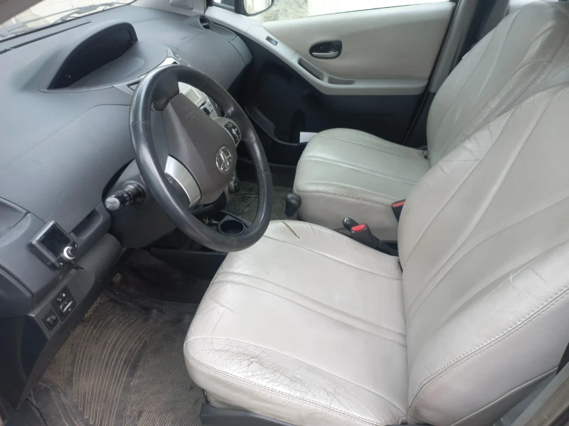 Toyota Yaris 1.4 D4D, снимка 5 - Автомобили и джипове - 52678232