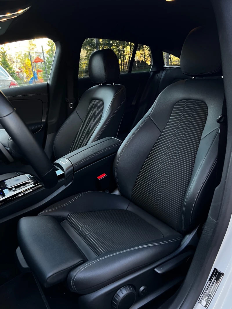 Mercedes-Benz CLA 200 2024 ГАРАНЦИОНЕН MULTIBEAM* AMBIENT* DISTR* LANE* , снимка 11 - Автомобили и джипове - 52737472