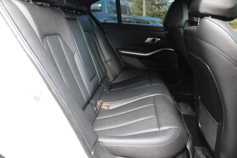 BMW 330 * 330xe * CARFAX * ЦЕНА ДО БГ, снимка 16 - Автомобили и джипове - 53432155