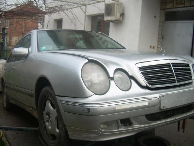 Mercedes-Benz E 320 320cdi, снимка 3 - Автомобили и джипове - 47214470