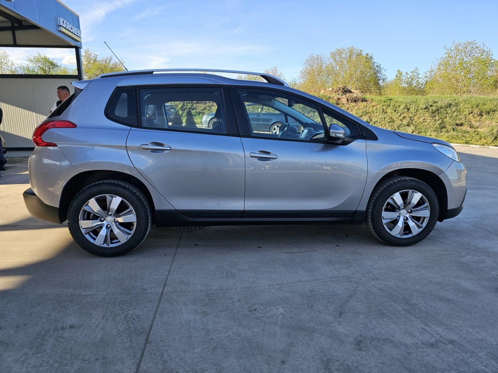 Peugeot 2008 1.2i - изображение 4