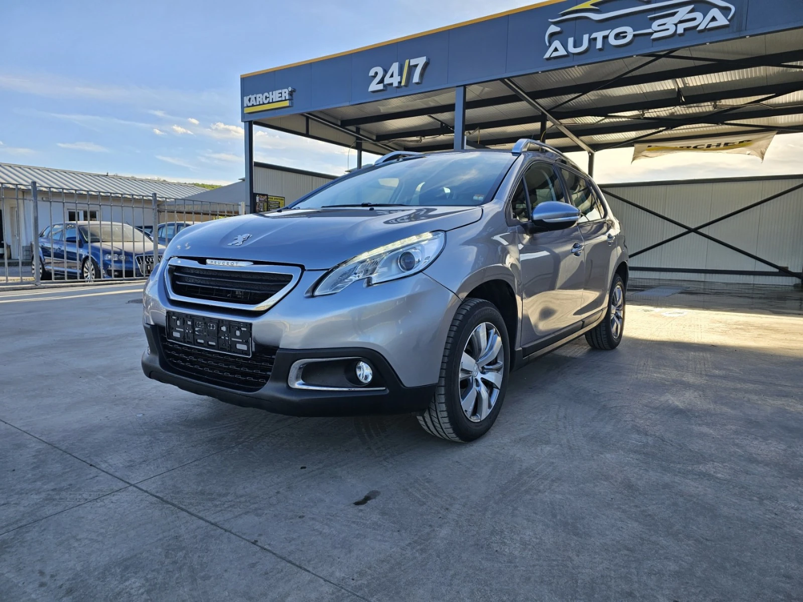 Peugeot 2008 1.2i - [1] 