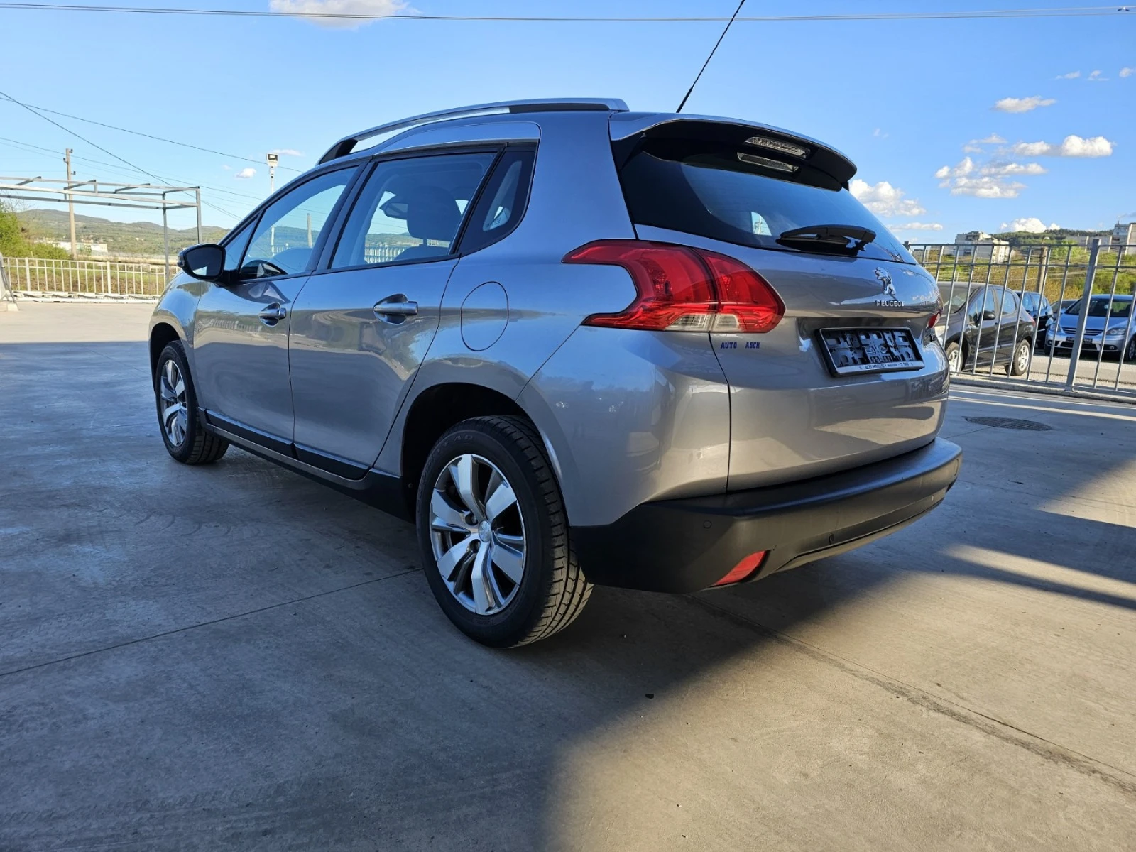 Peugeot 2008 1.2i - изображение 7