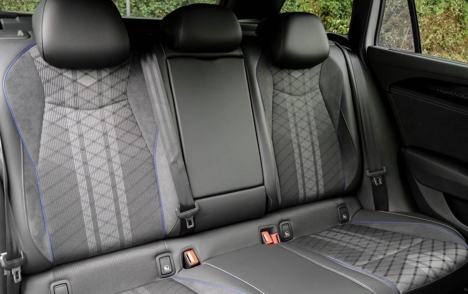 VW Passat 2.0TSI 4MOTION R-LINE HEADUP BLACKSTYLE MATRIX CAM | Mobile.bg � ����������� 13