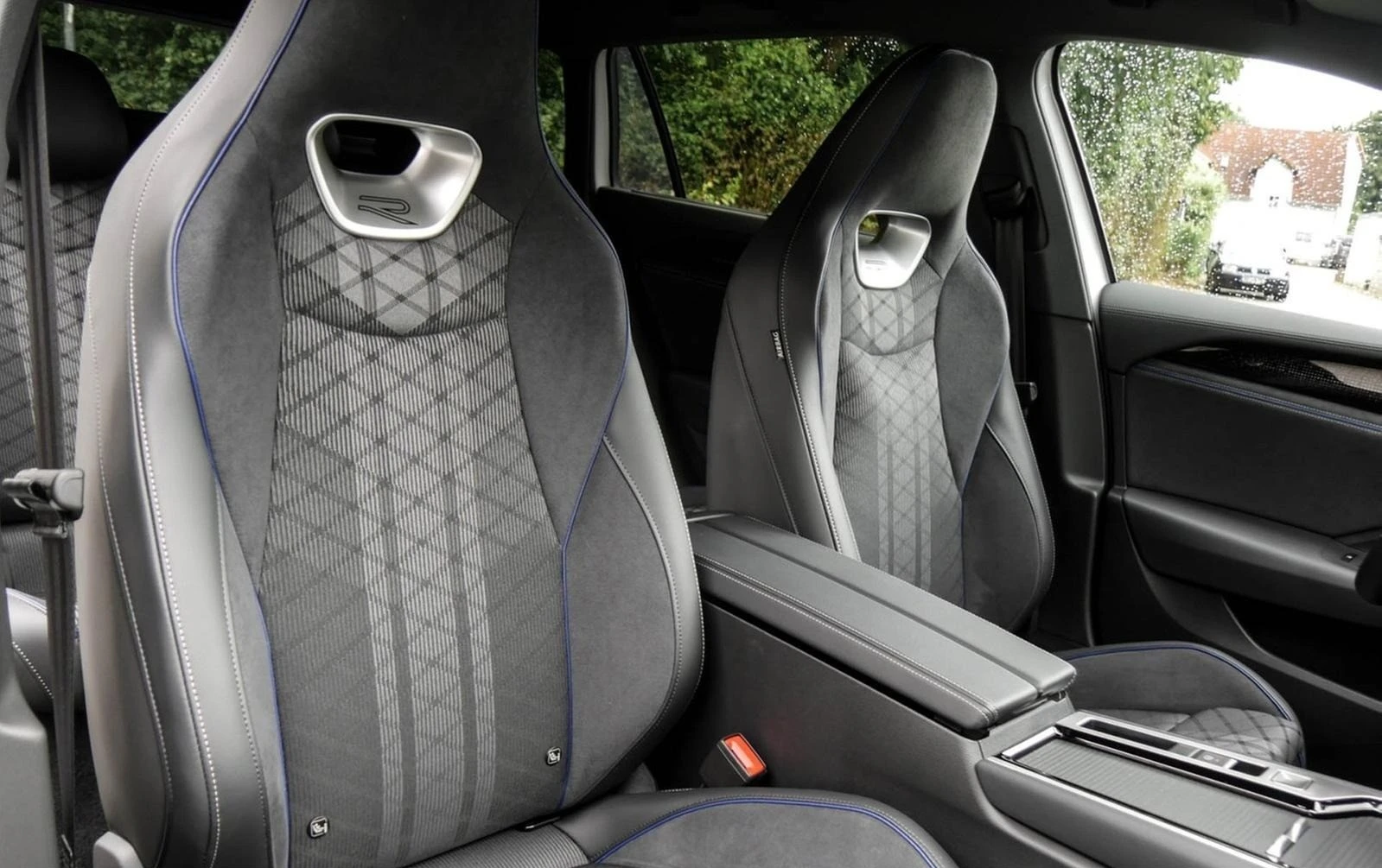 VW Passat 2.0TSI 4MOTION R-LINE HEADUP BLACKSTYLE MATRIX CAM | Mobile.bg � ����������� 12