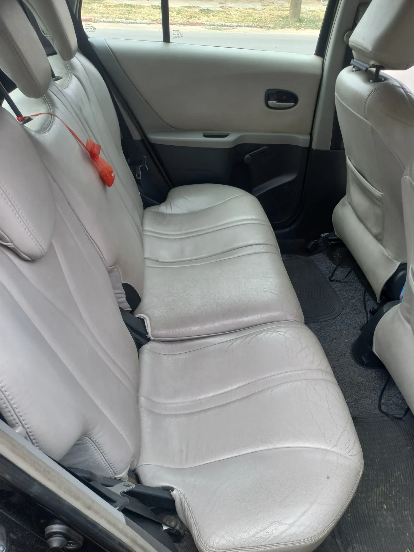 Toyota Yaris 1.4 D4D - изображение 6