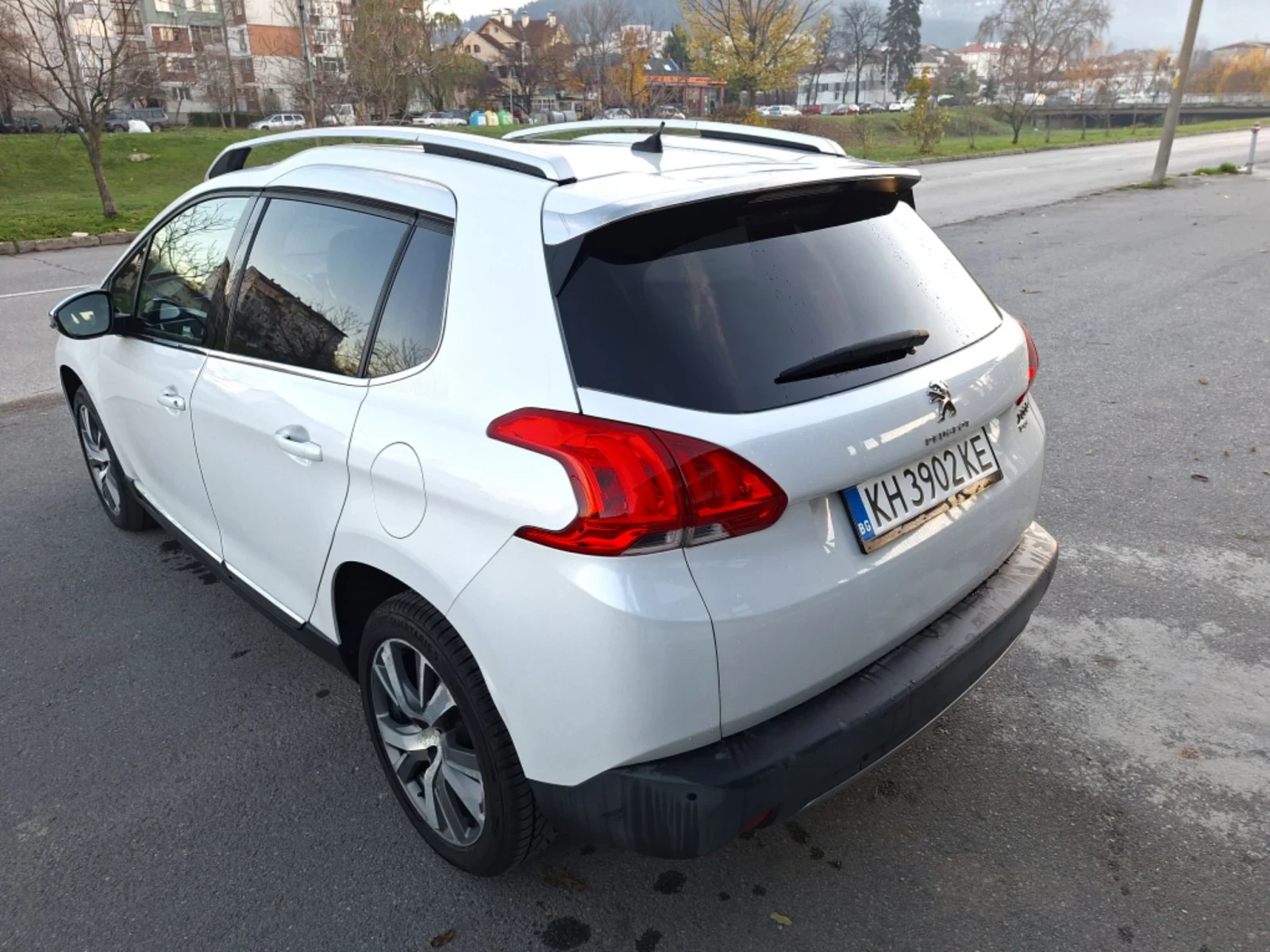 Peugeot 2008 1.6 eHDI 115к.с. Allure, снимка 5 - Автомобили и джипове - 52448771