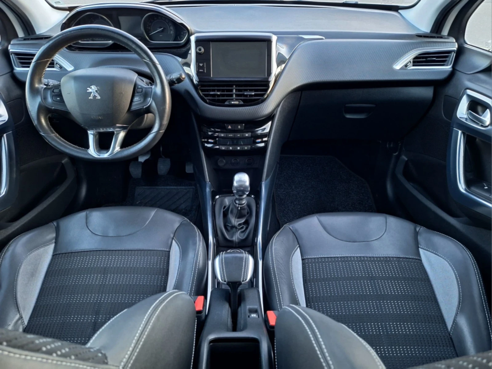 Peugeot 2008 1.6 eHDI 115к.с. Allure, снимка 13 - Автомобили и джипове - 52448771
