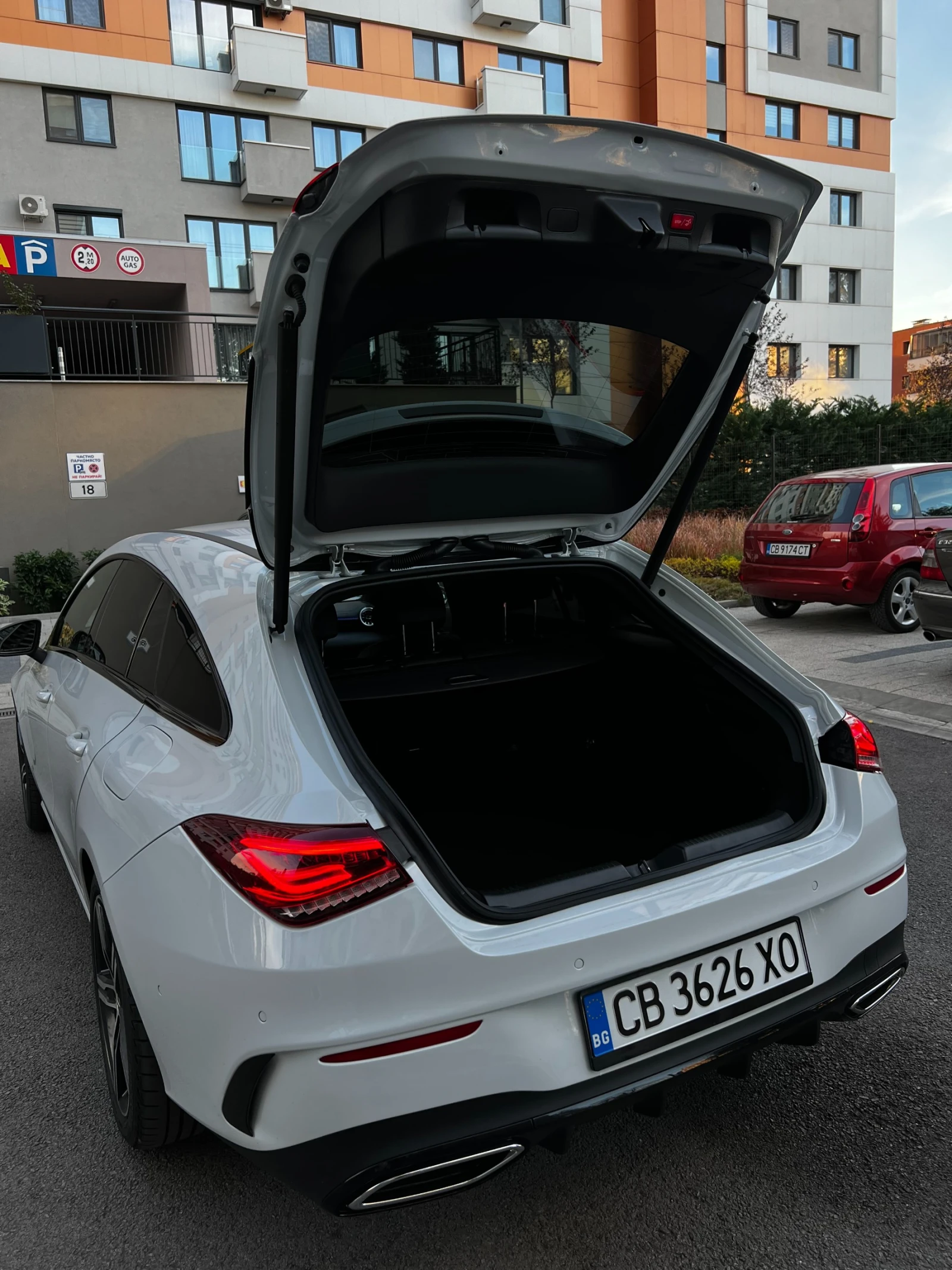 Mercedes-Benz CLA 200 2024 ГАРАНЦИОНЕН MULTIBEAM* AMBIENT* DISTR* LANE*  - изображение 4